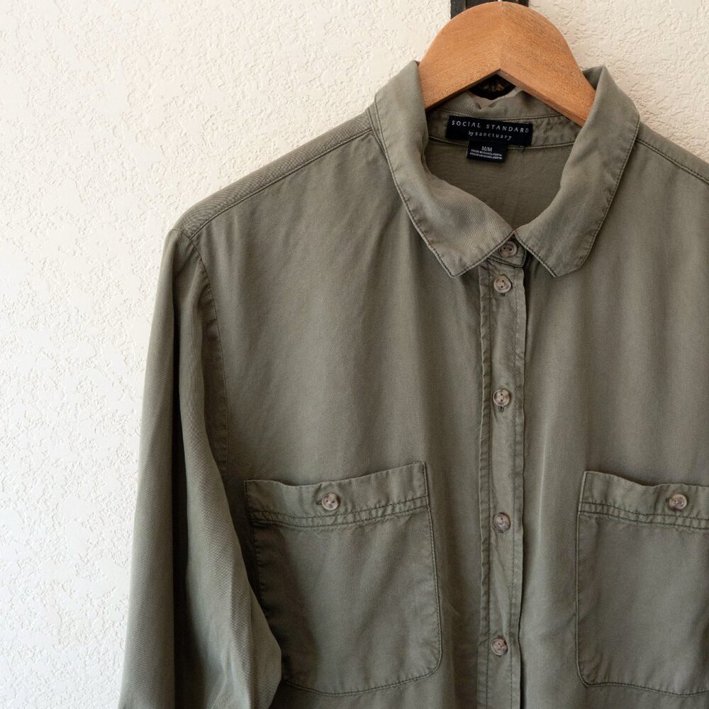 Social Standard Sanctuary M Olive 100% Tencel Roll Tab Button Shirt - Picture 4 of 12